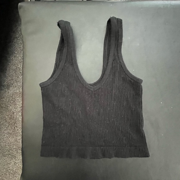 Basic black crop top - Picture 1 of 3